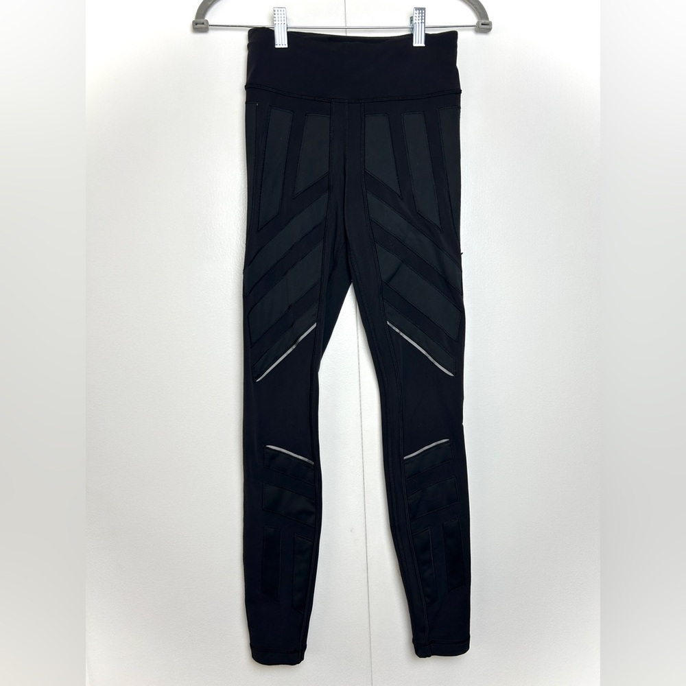 Lululemon Black GeometRic High Rise 7/8 Leggings